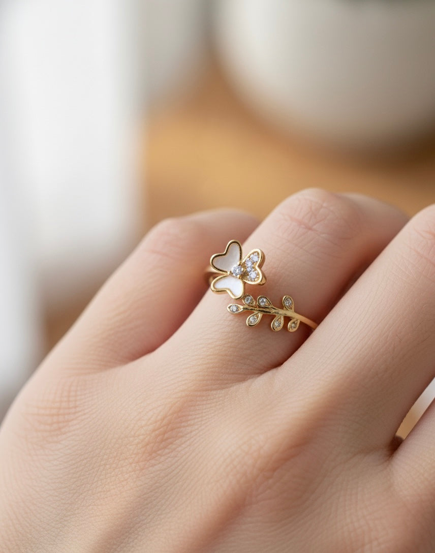 Lia Floral Ring